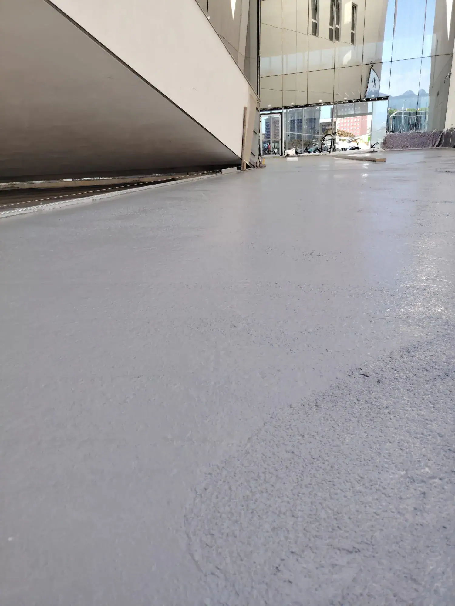 Realizzazione massetto pendenziato per i nuovi headquarters Findomestic Firenze — Prima Pavimenti per Coiver 