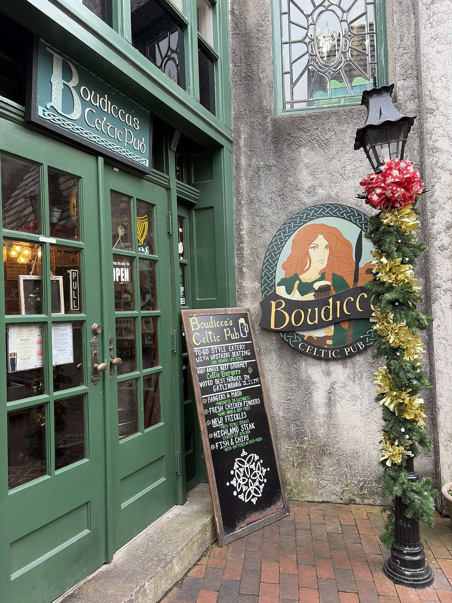 Celtic Pub Gatlinburg: A Cozy Celtic Dining Experience