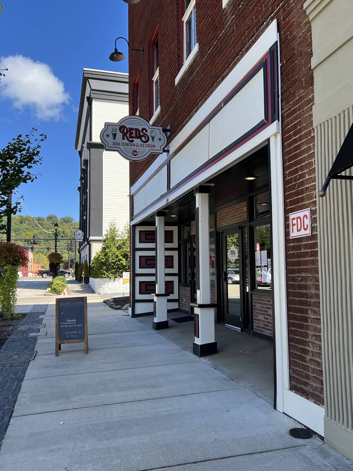 Red's Soda Fountain and Ice Cream
