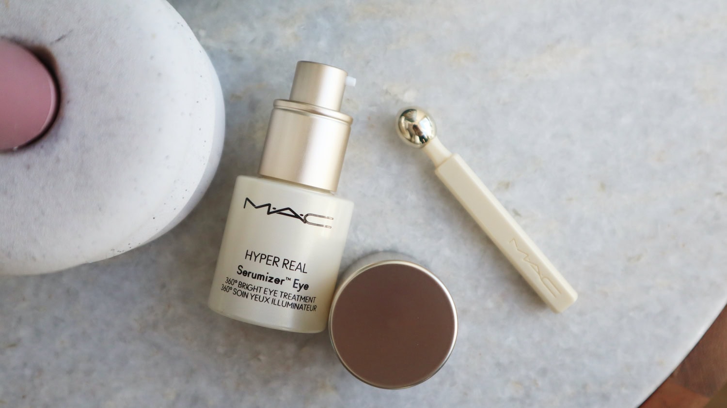 M.A.C. Hyper Real Serumizer Eye 360 Bright Eye Treatment