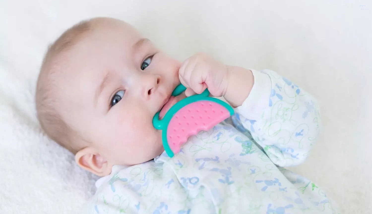 mua đồ chơi cho bé dưới 1 tuổi