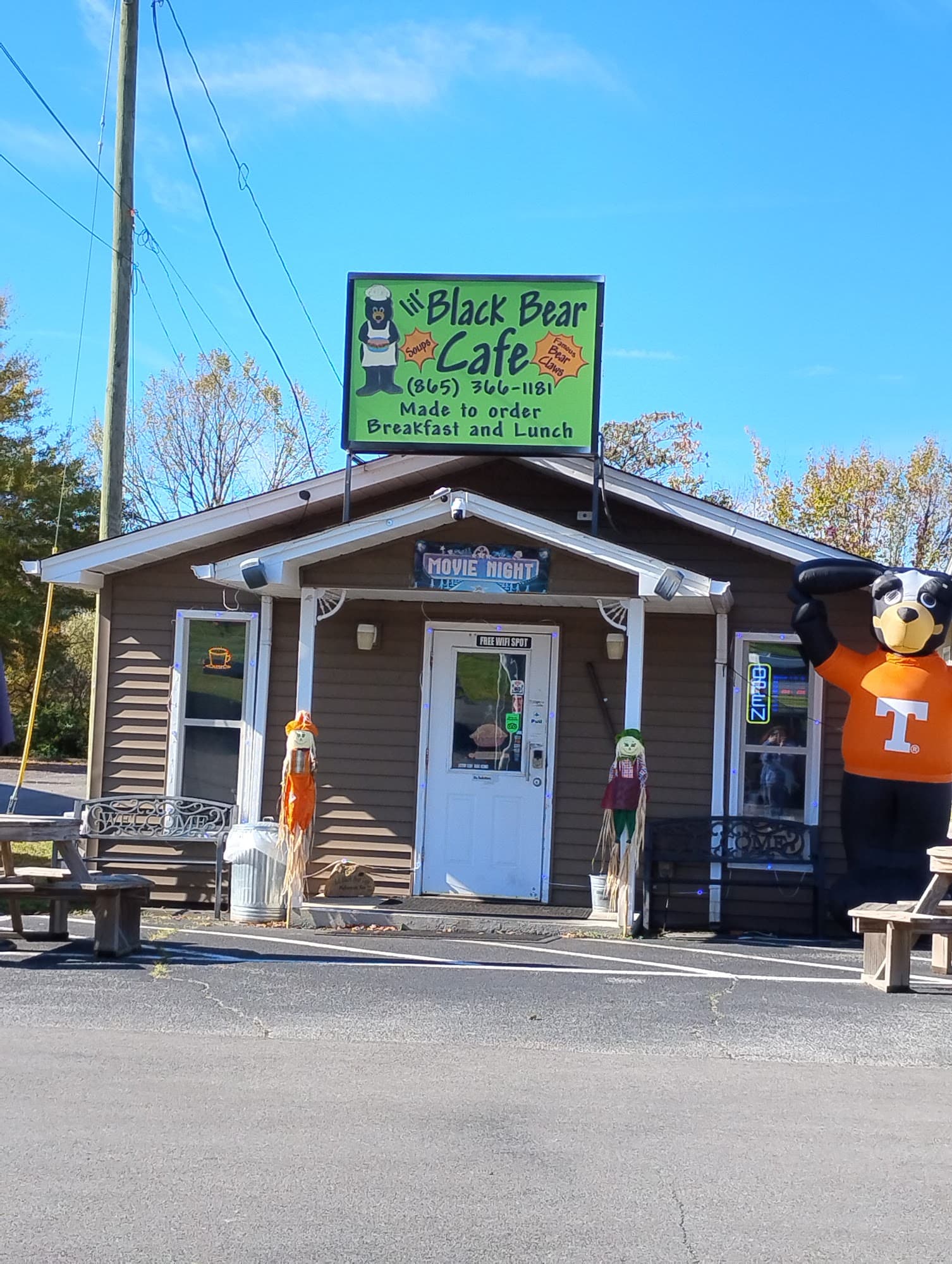 Lil Black Bear Cafe