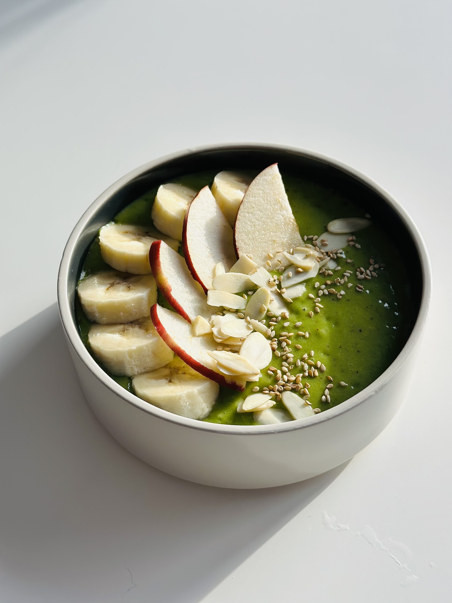 Bol de smoothie vert - Les Zackardises Bol de smoothie vert