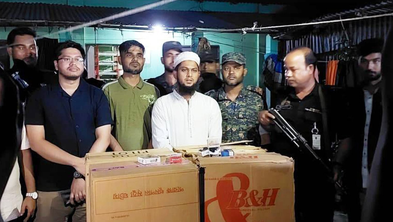 গাজীপুরে অবৈধভাবে সিগারেট মজুতের দায়ে জরিমানা, ১০ লাখ টাকার সিগারেট জব্দ