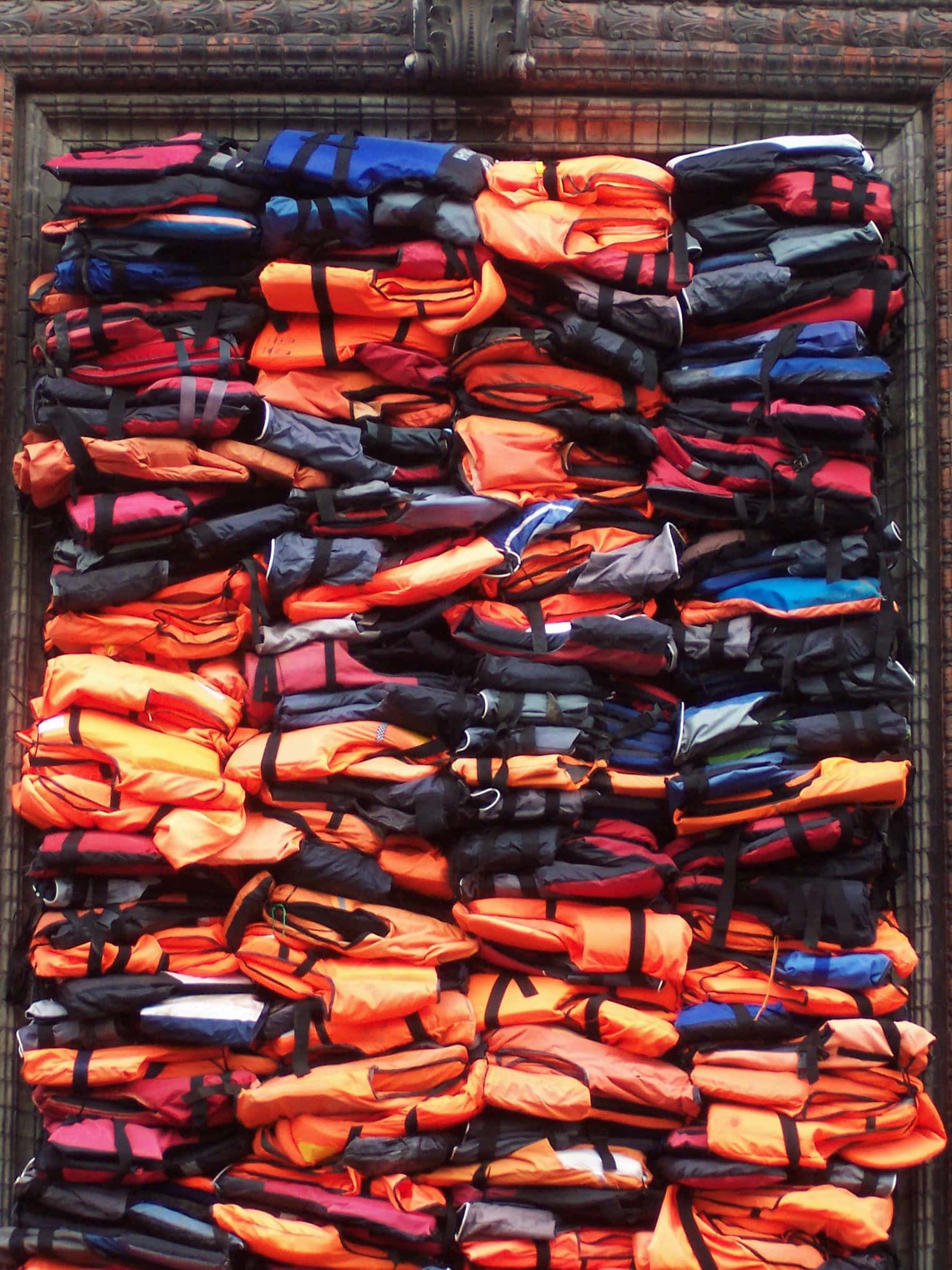 Ai Weiwei's Soleil Levant - migrants' lifejackets