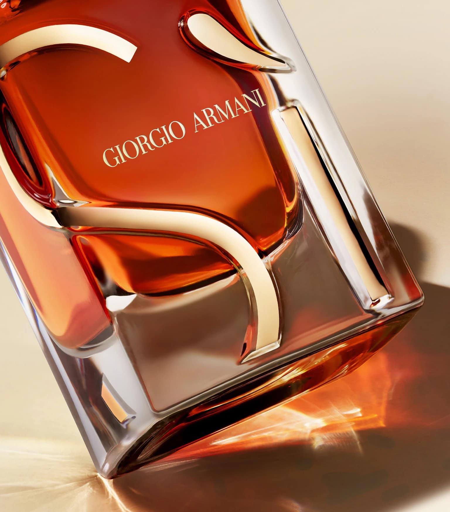 Giorgio Armani Sì Parfum 2025 Oriental Floral Leather Fragrance for Women