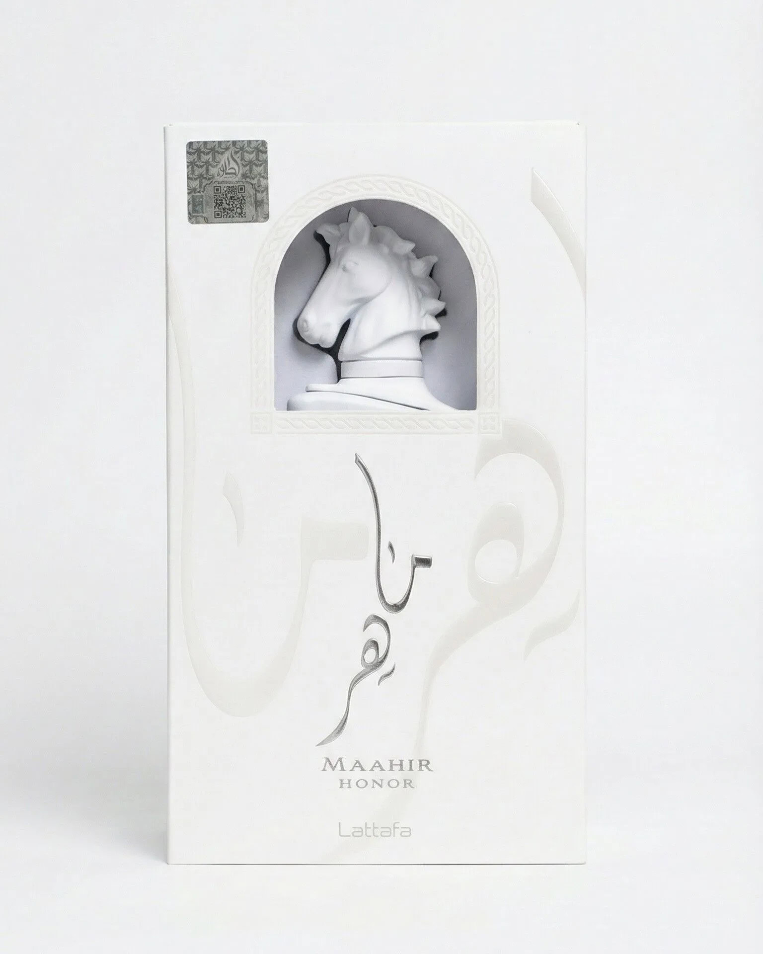 the newest entry in lattafa’s maahir collection, maahir honour blends citrus brightness, botanical tones, and the refined presence of white flowers