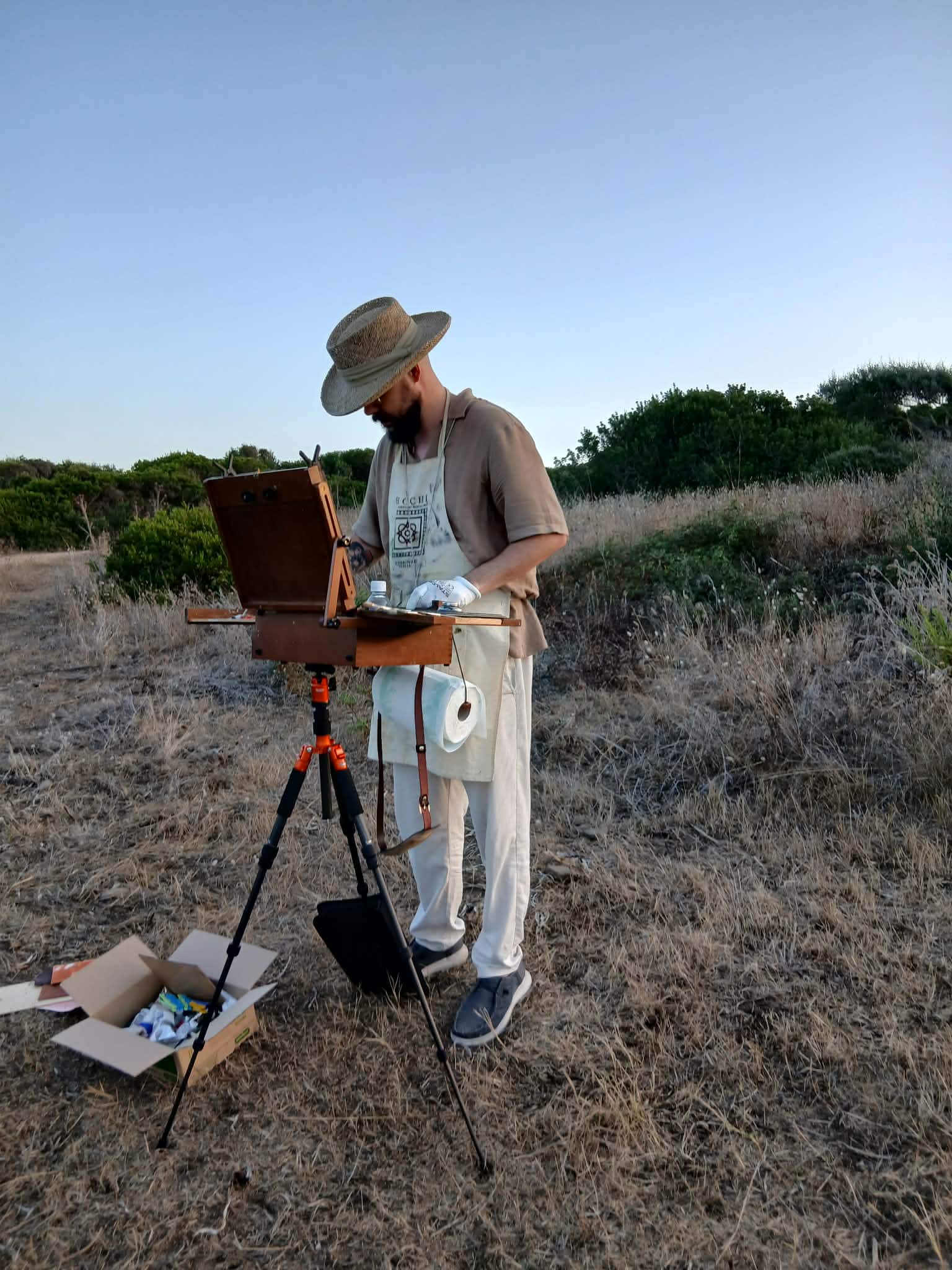 Jack Richeson Sienna All-in-One Pochade Box used for plein air painting in Sardinia