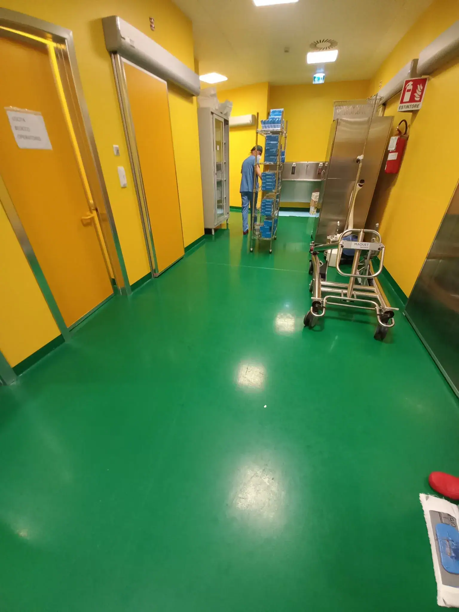 IRCCS Ospedale San Raffaele Milano Prima Pavimenti antibatterici in Resina e tinteggiature