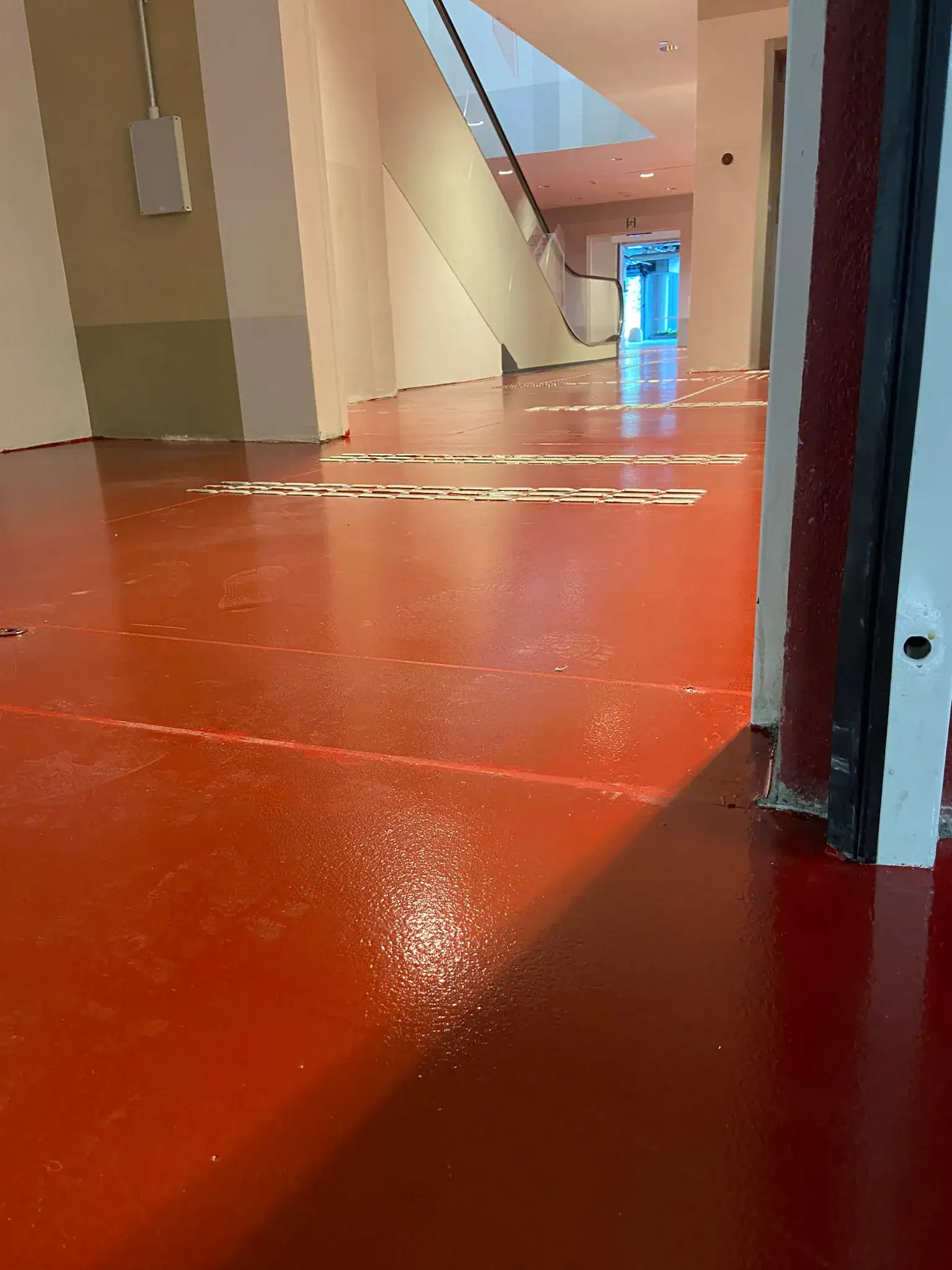 to-dream-lobby-sud sistema di verniciatura epossidica pavimenti e percorsi tattili