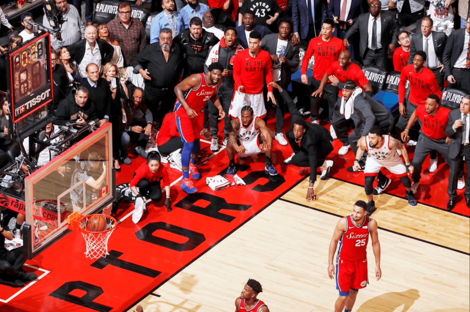 Toronto photographer Mark Blinch wins World Press Photo award for Kawhi’s buzzer-beater