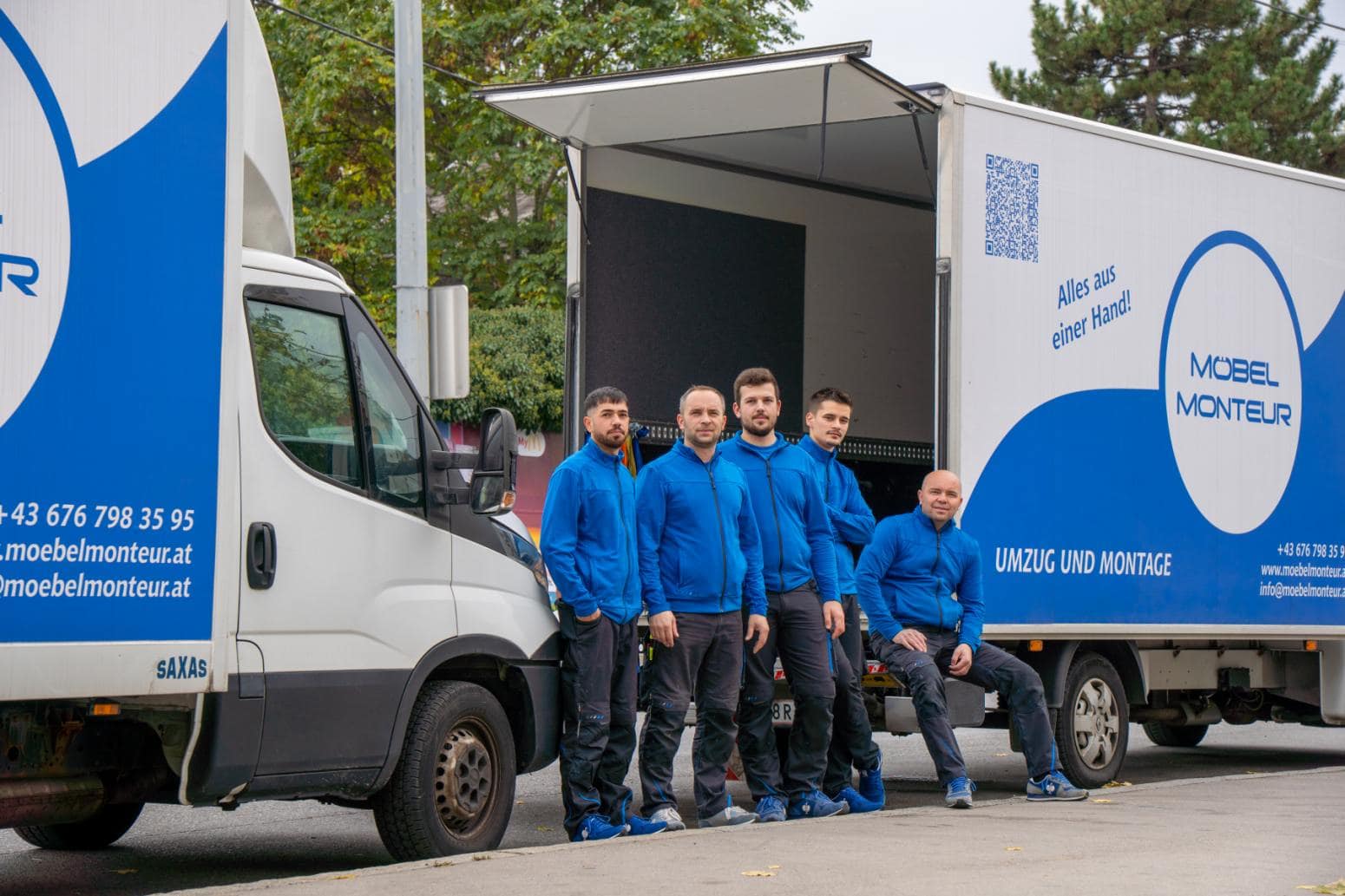 unser Team während eines Umzugs in Wien. Wir bieten mehr als nur Transport – unser kompletter Umzugsservice kümmert sich um Planung, Verpackung, Montage und sicheren Transport