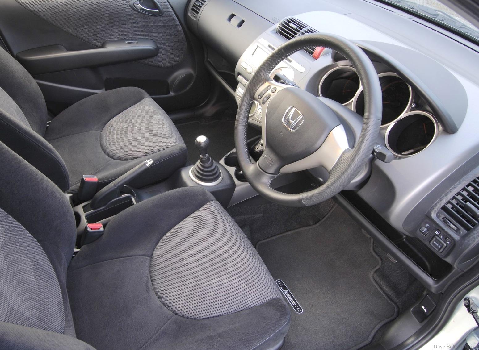 Honda Jazz 1.5 i-DSi dashboard