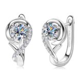 glamavera-verlane-moissanite-hoops-yellow-gold-detail 2