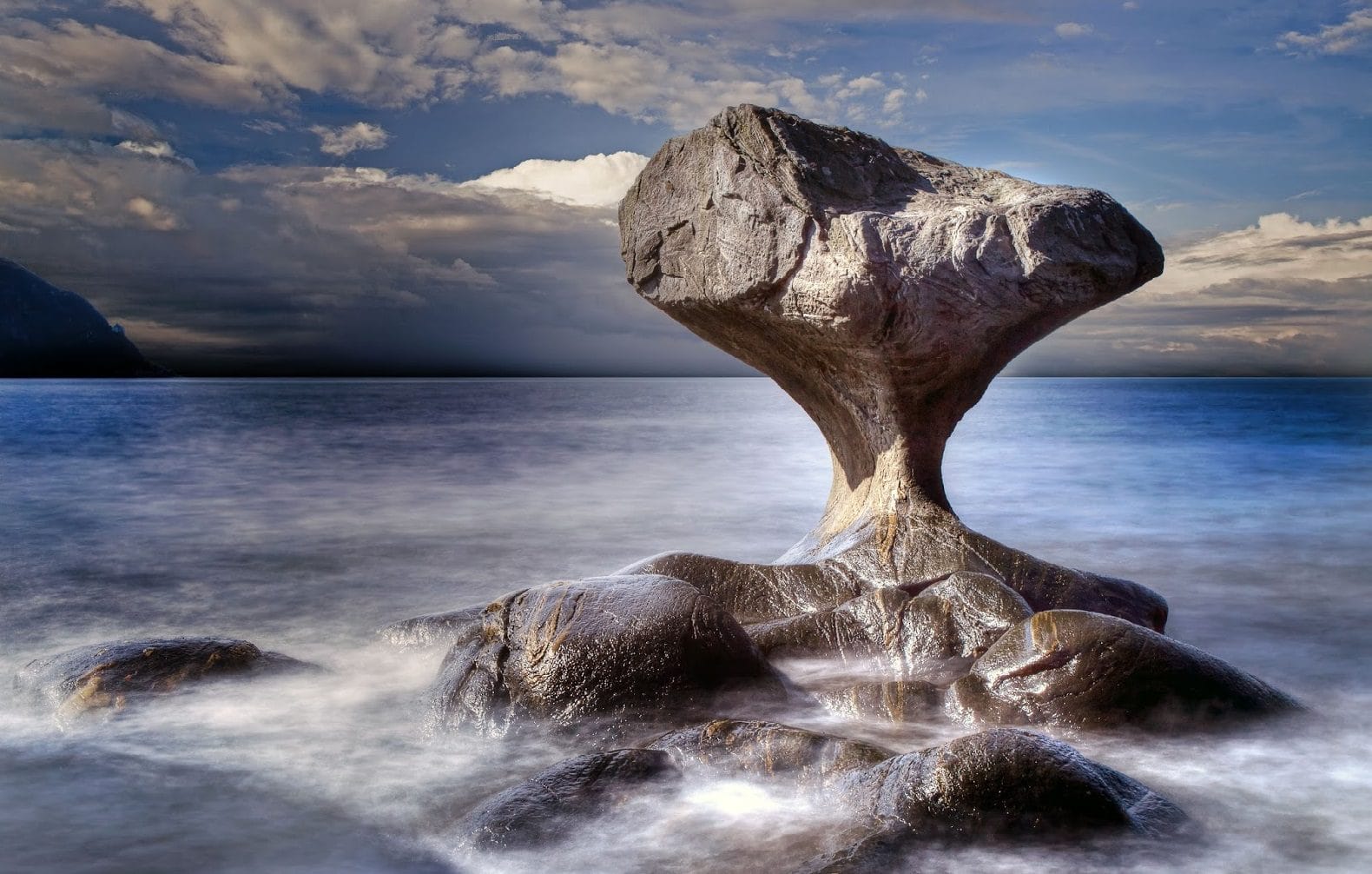 камень Kannesteinen Rock