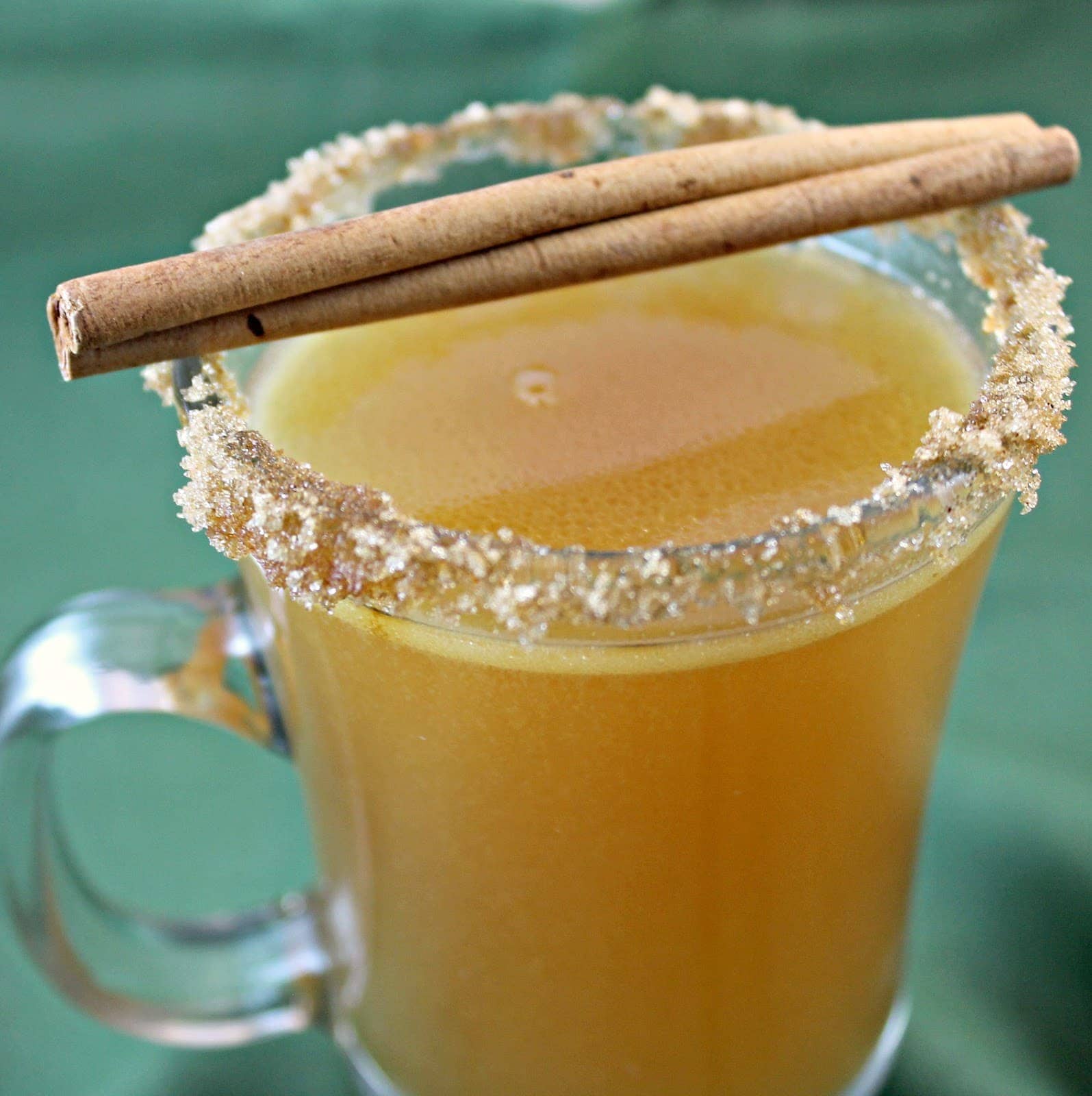 Applejack Spiked Hot Apple Cider - Traveling with Food and Drinks for Thanksgiving