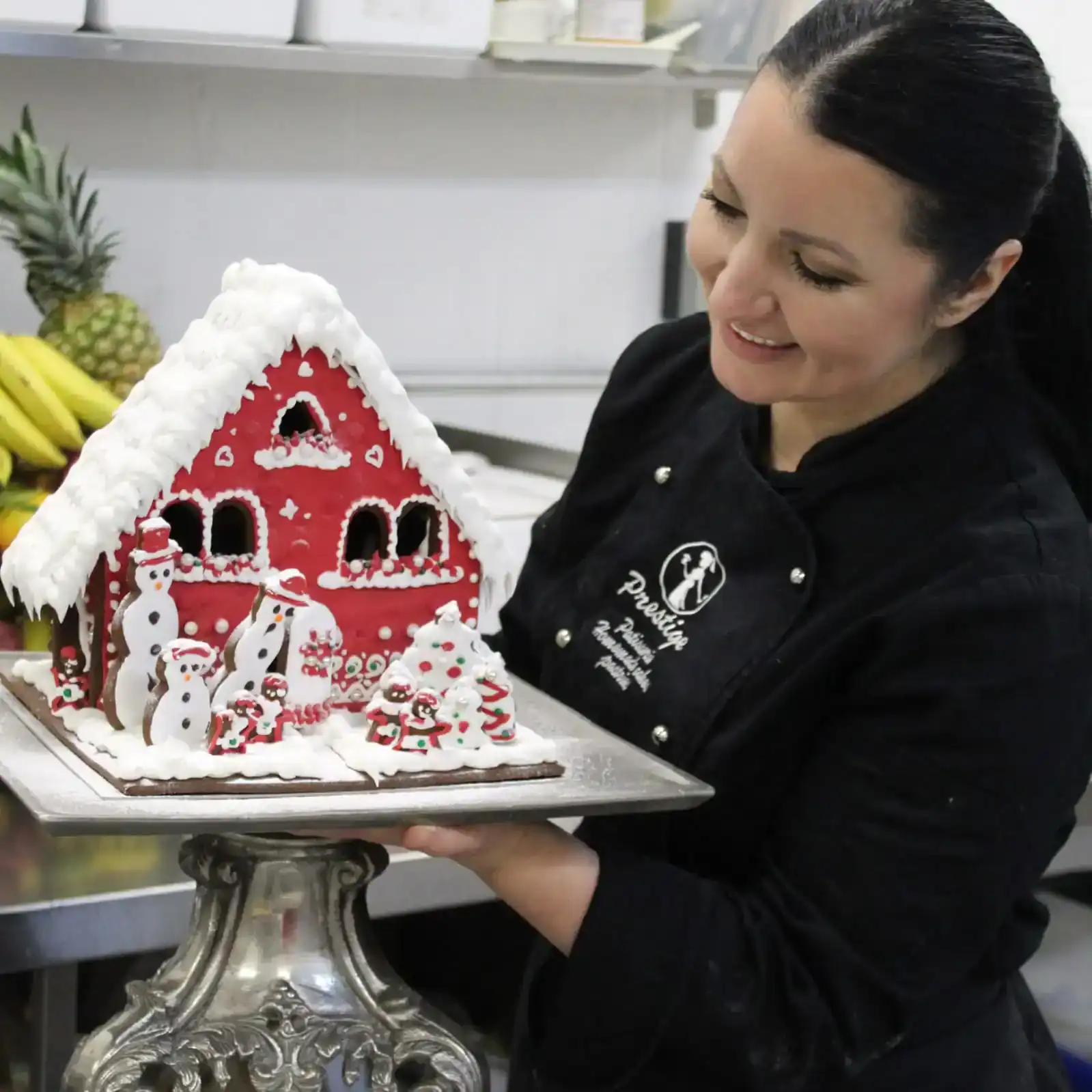Christmas Showstopper Gingerbread House