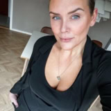 Verleidelijke avonturen met LeliSuus – sensuele moeder