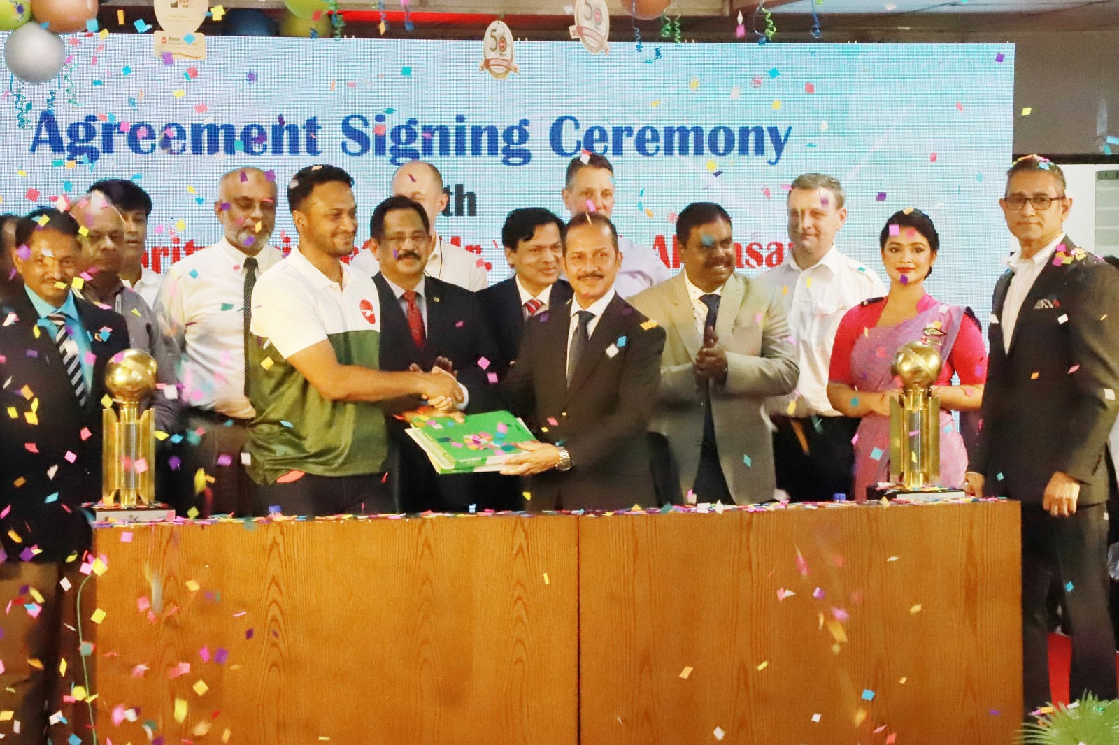 বিমানের ব্র্যান্ড অ্যাম্বাসেডর হলেন অলরাউন্ডার সাকিব আল হাসান।