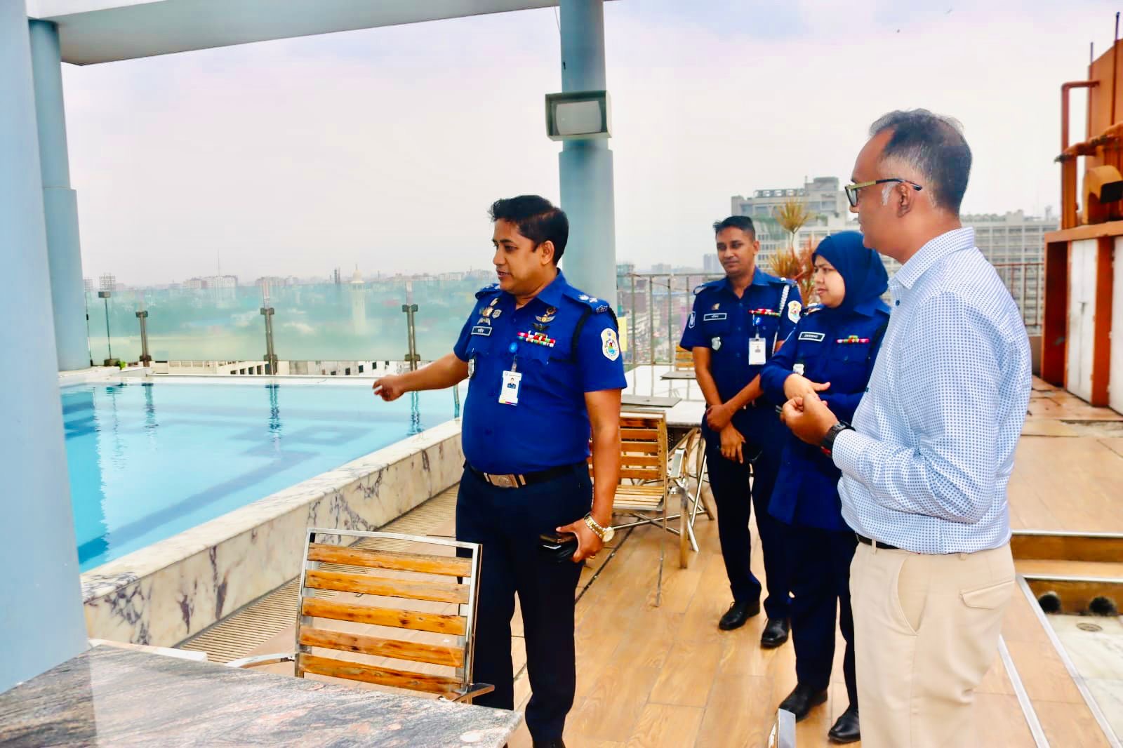 পর্যটকদের নিরাপদ আবাসন নিশ্চিতে টুরিস্ট পুলিশ সুপারের হোটেল ফার্স অ্যান্ড রিসোর্ট পরিদর্শন