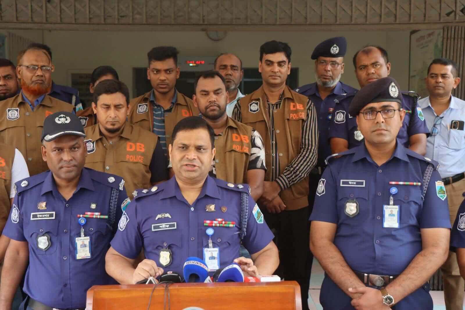 নাটোর ডিবি ও লালপুর থানা পুলিশের অভিযানে সাজিদ জুট মিলস্ এ চাঞ্চল্যকর ডাকাতির রহস্য উদ্ঘাটন