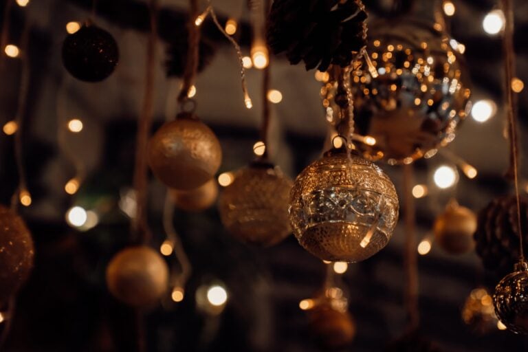 Kerstballen en lichtjes