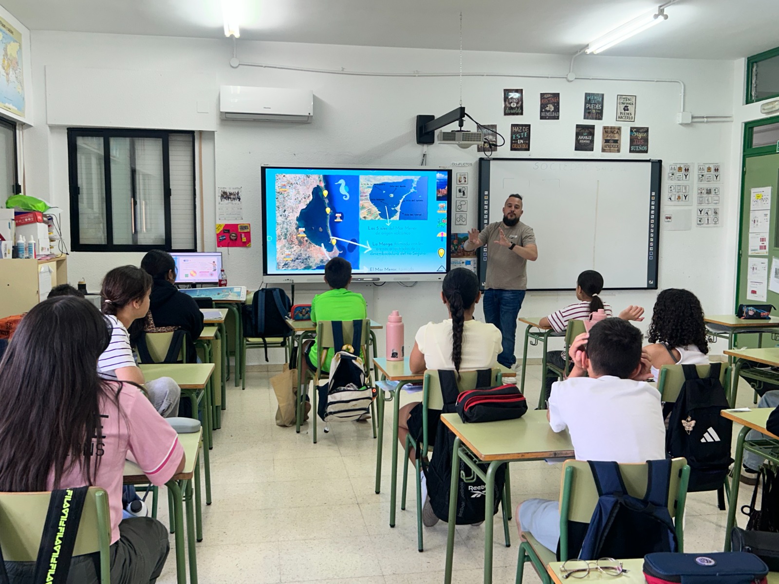 El Aula del Mar Menor acerca a más de 2.400 escolares los valores ambientales y sociales de este ecosistema