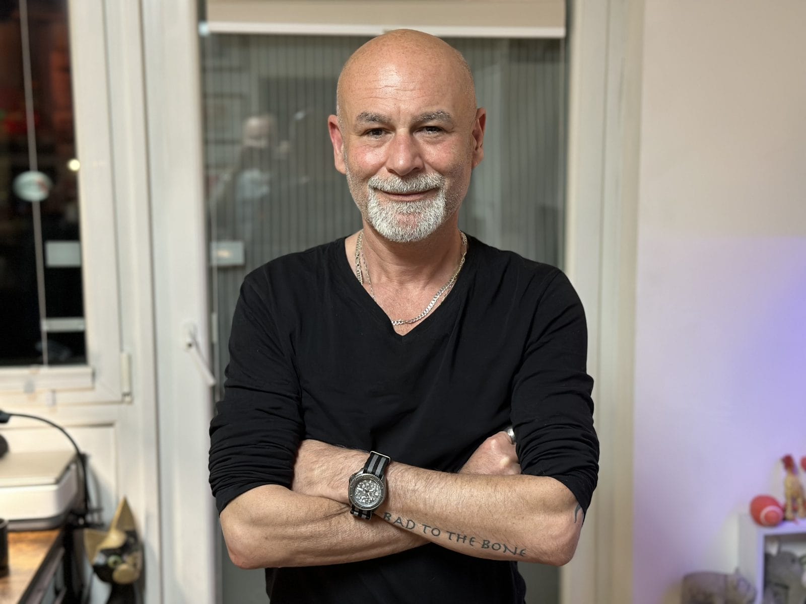 Kabarettist Kawus Nikou