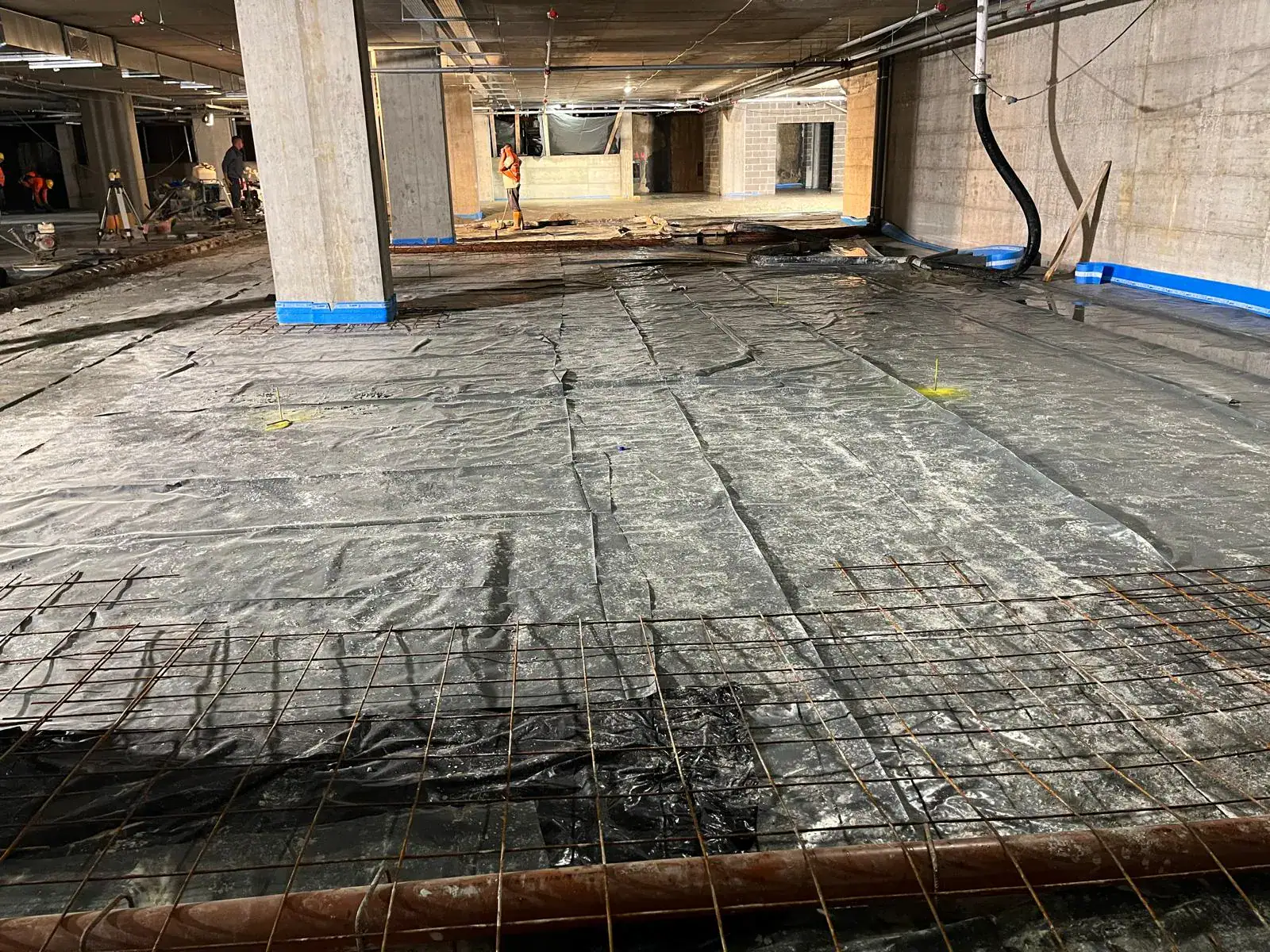 Pavimenti Industriali Parcheggio Politecnico Torino, applicazione barriera al vapore 