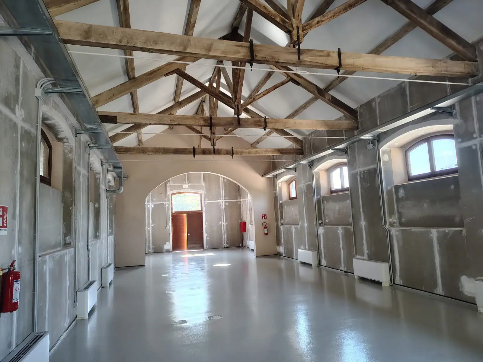 Riconversione ex mattatoio di Vercelli- polo didattico Ateneo UPO - Università del Piemonte Orientale - Pavimenti in resina
