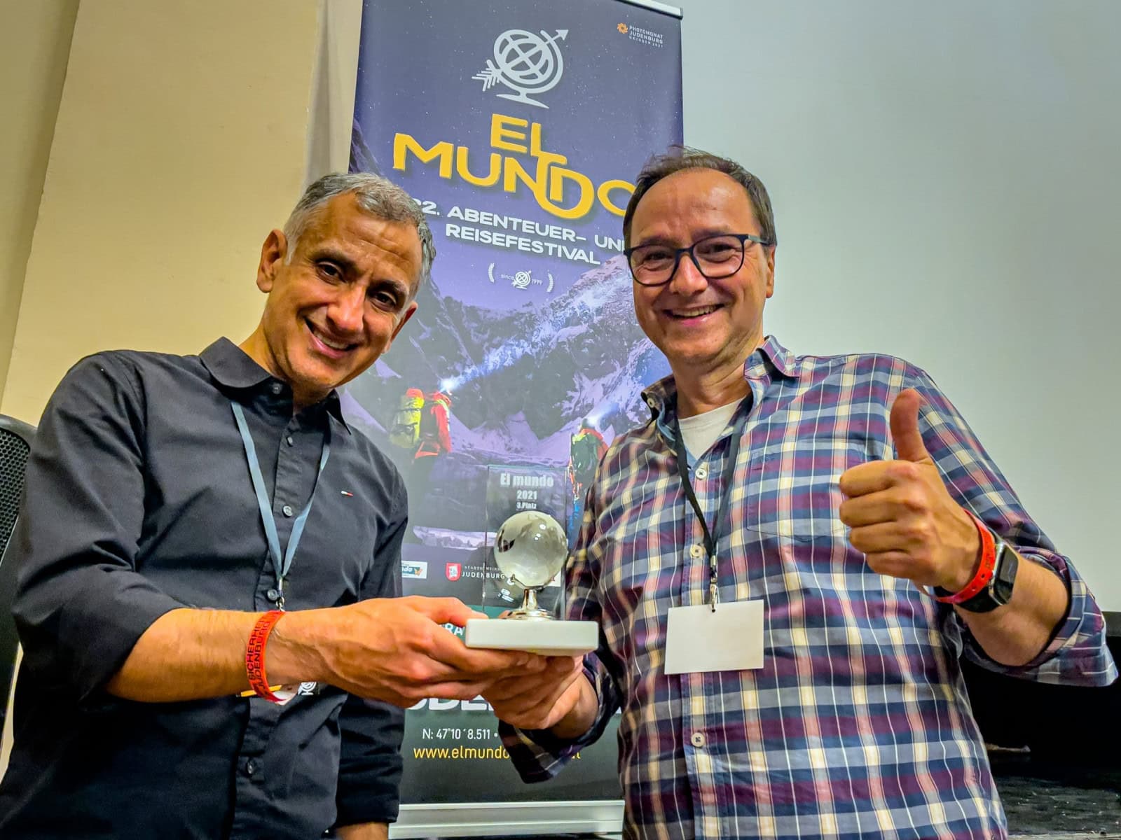 Strahlende Gewinner des 3. Platzes als bester Vortrag