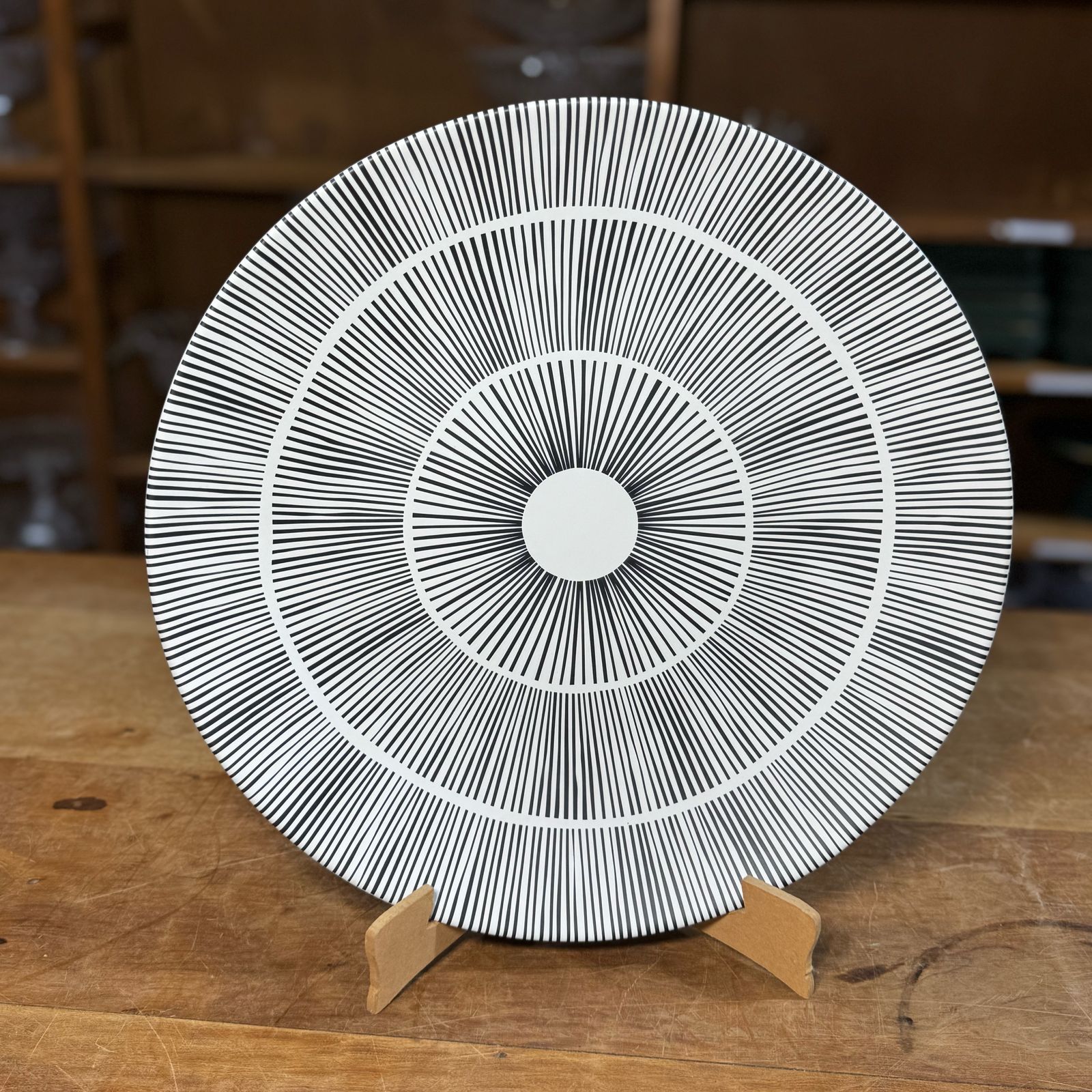 PRATO CERÂMICA ETNICO FUNDO BRANCO