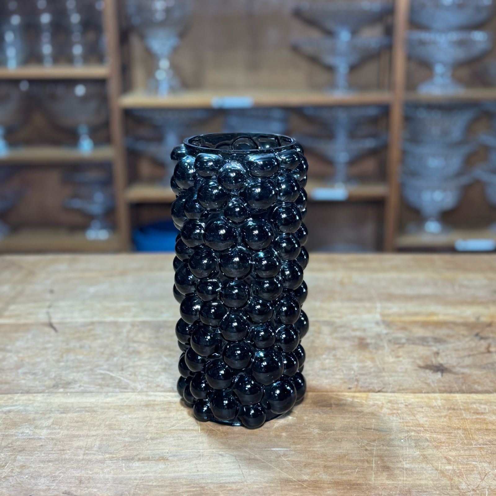 VASO VIDRO PRETO ALTO COM RELEVO