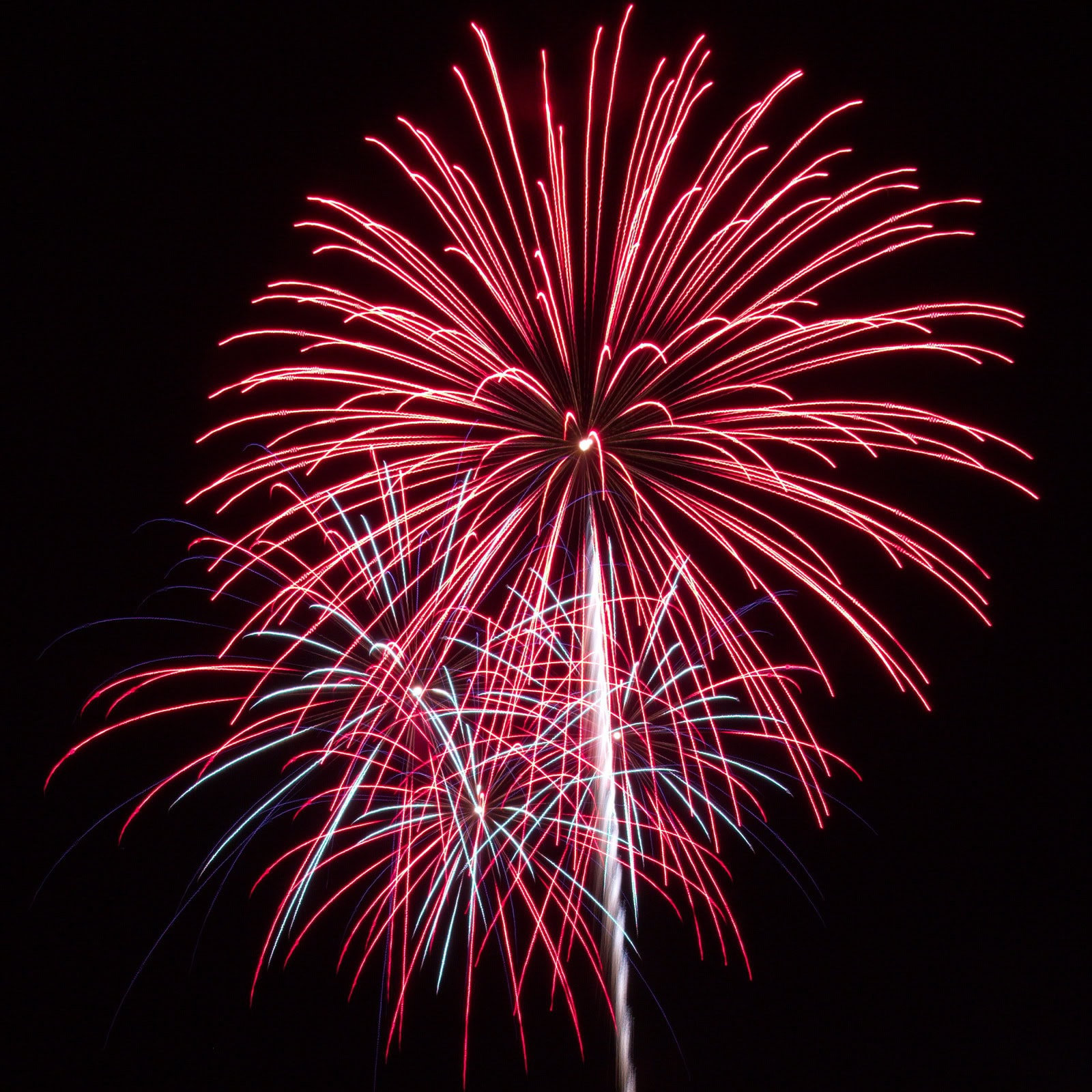 Massachusetts Fireworks: Red on red show