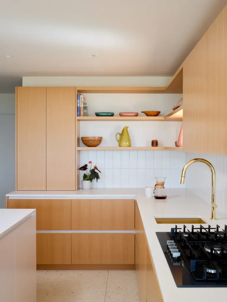 4-768x1024 4-768x1024 mid-century modern style Playful Whimsy Meets Mid-Century Modern Style Inside This 1960s Los Angeles Home 4 768x1024