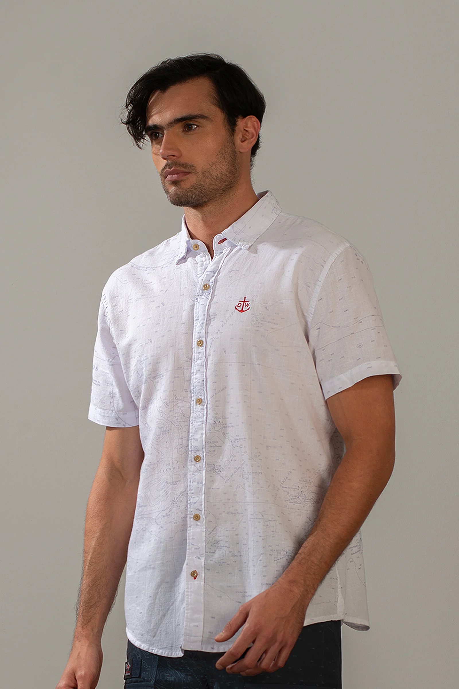 camisa-lino-manga-corta-mapa-blanco-3