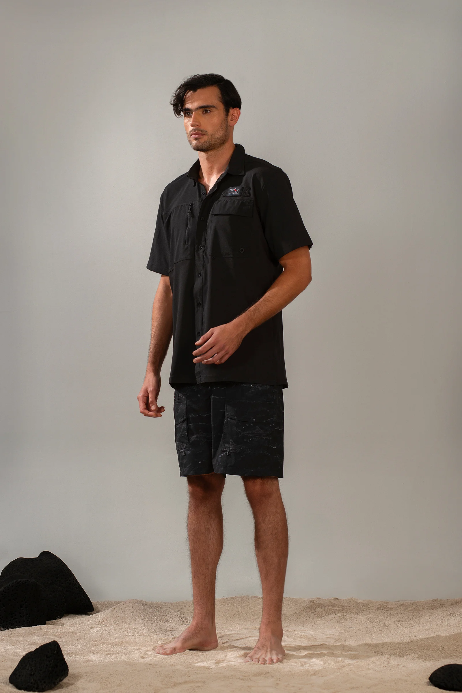 camisa-te╠ücnica-manga-corta-negra-1