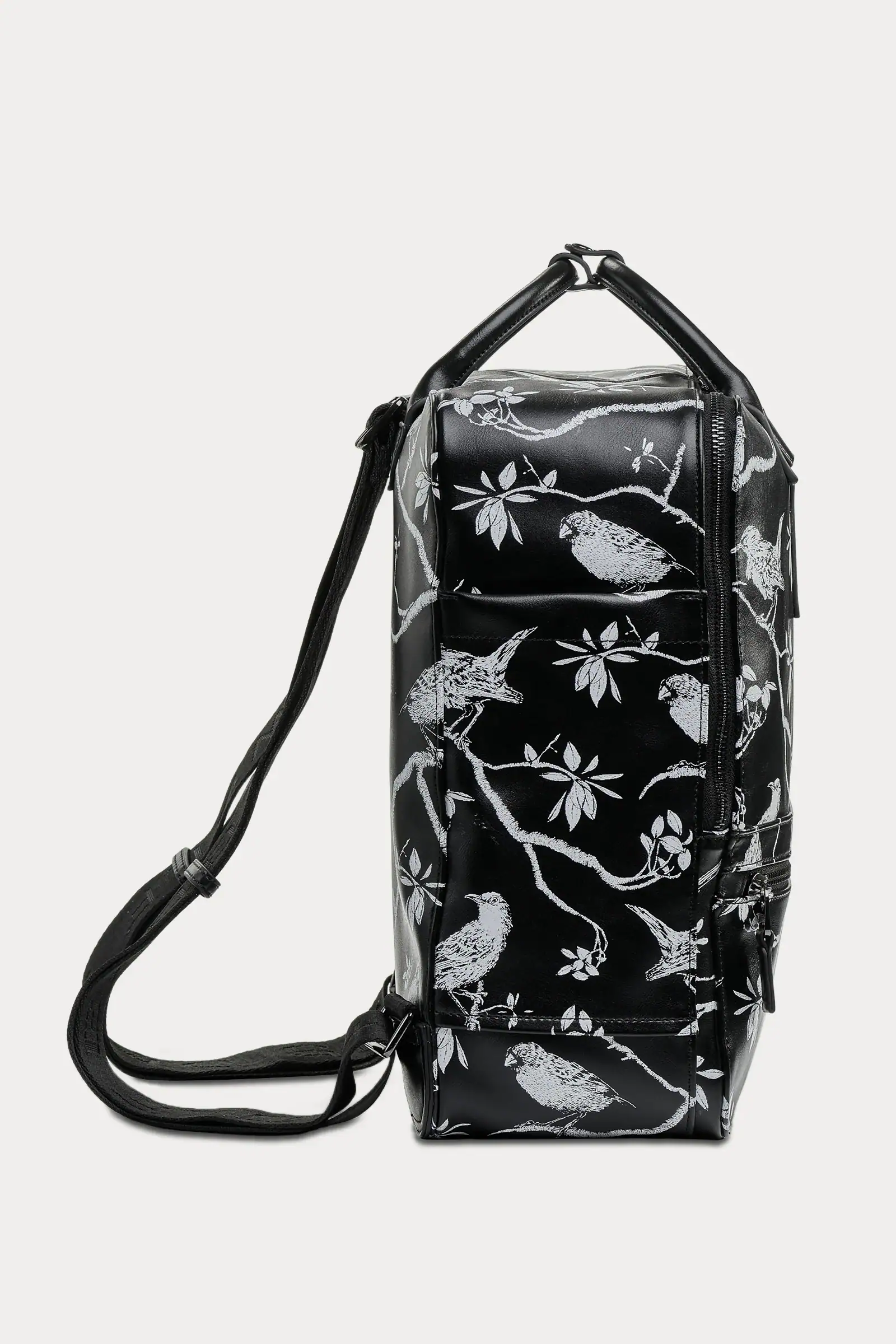 Mochila-de-cuero-vegano-Ramas-y-Pinzones-Danwin-and-Wolf-3