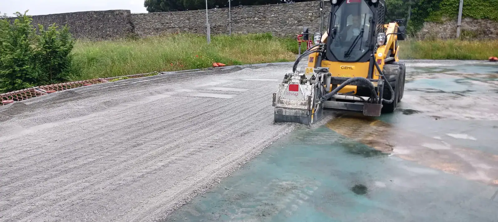Scarifica del sottofondo elisuperficie Villa Scassi Genova — rimozione 10 mm rivestimento degradato per nuova posa resina epossidica