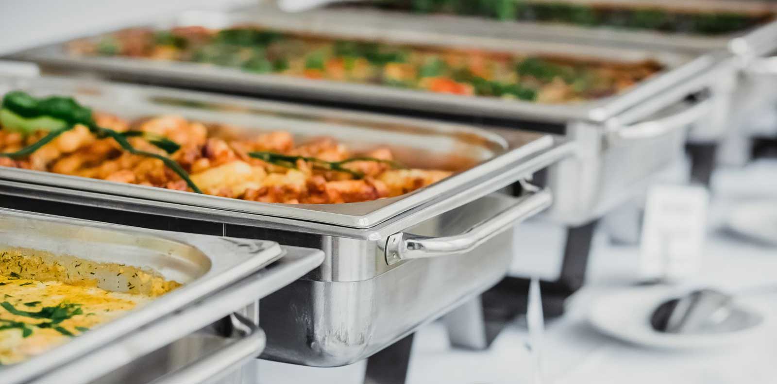 Catering-Service vom Restaurant Finest Lezzet in Düsseldorf mit mediterranen Spezialitäten für Events, Hochzeiten, Businessmeetings und private Feiern, inklusive Live-Cooking und Brunch-Angeboten.