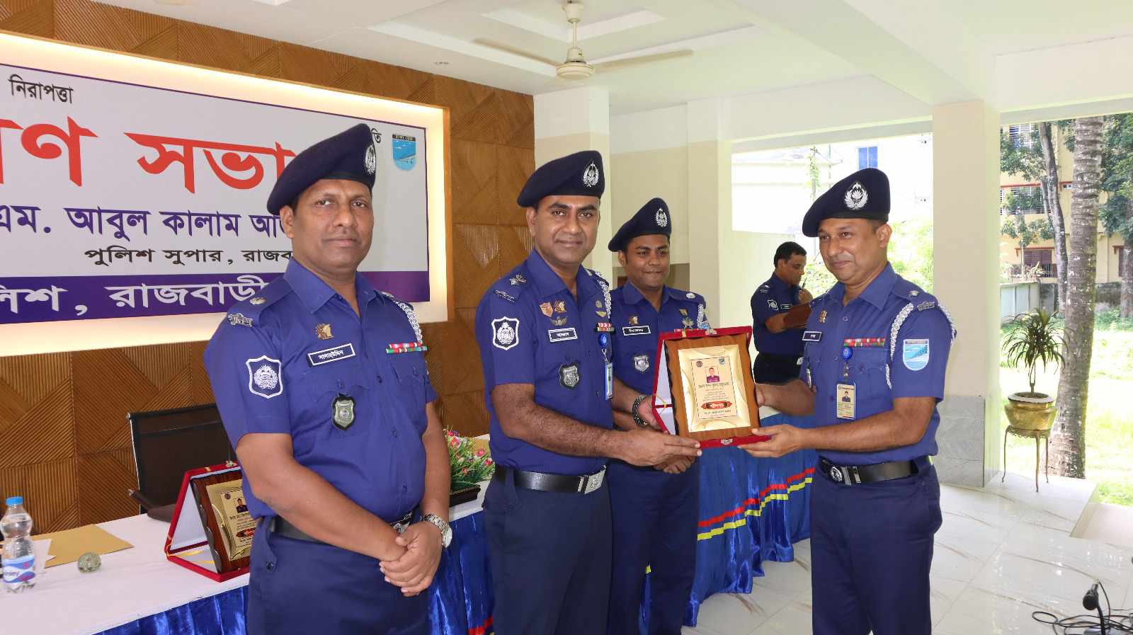 রাজবাড়ী জেলার শ্রেষ্ঠ অফিসার ইনচার্জ হিসেবে  নির্বাচিত হলেন ওসি “স্বপন কুমার মজুমদার”
