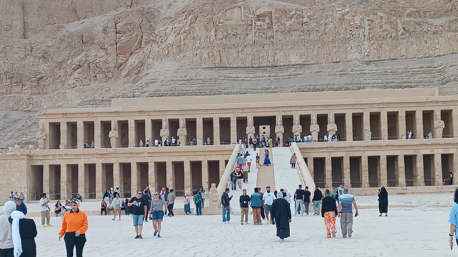 Tagesausflug von Marsa Alam nach Luxor – Hatschepsut-Tempel mit beeindruckender Architektur und antiker Geschichte