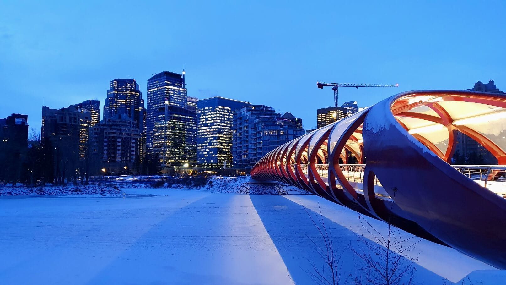 Peace Bridge und Skyline von Calgary