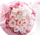 ピンクのプリザーブドのブーケ