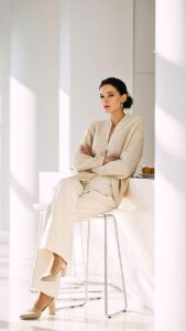 Why Do Women Stop Dressing Elegantly? 10 Reasons Behind the Shift