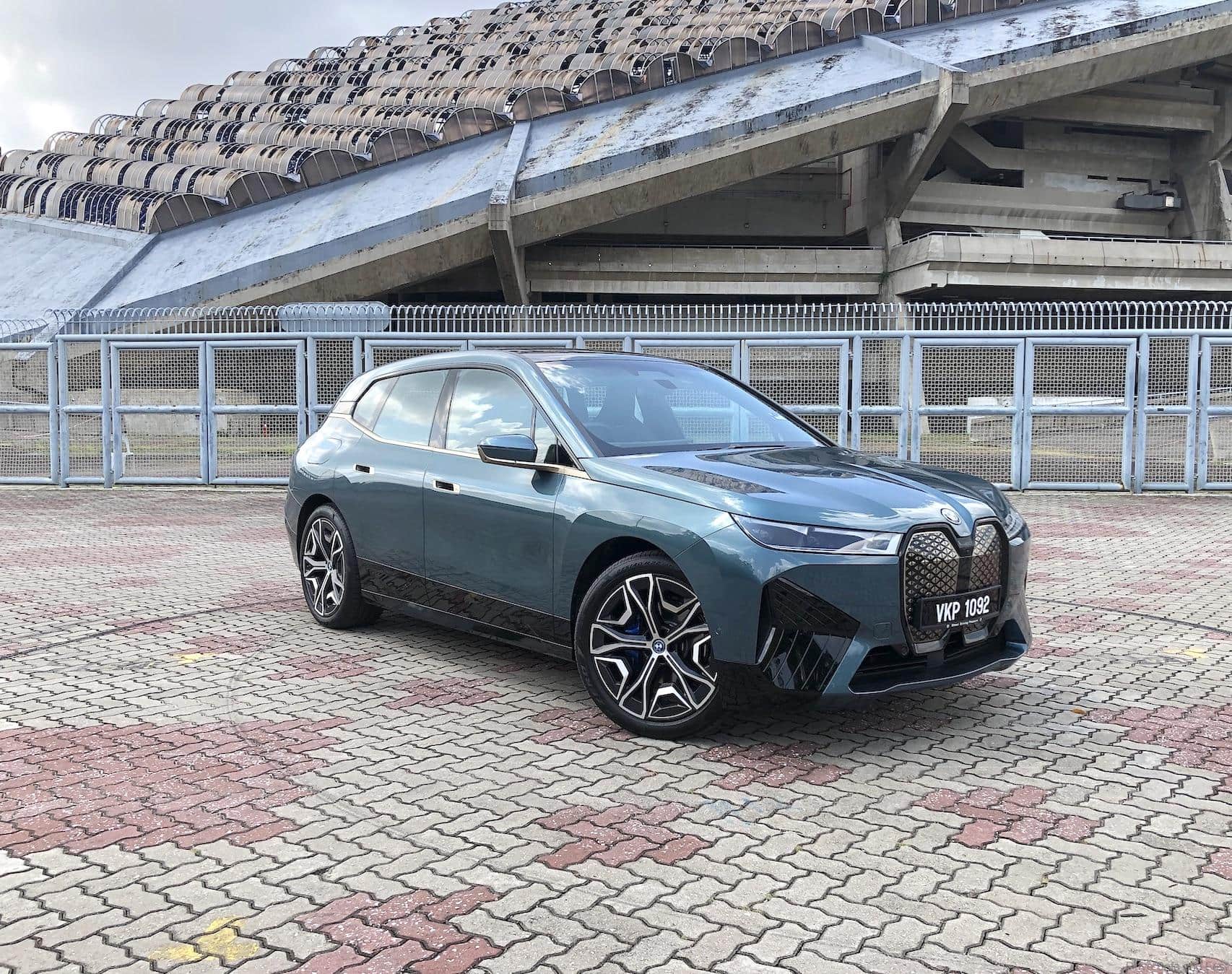 iX xDrive50