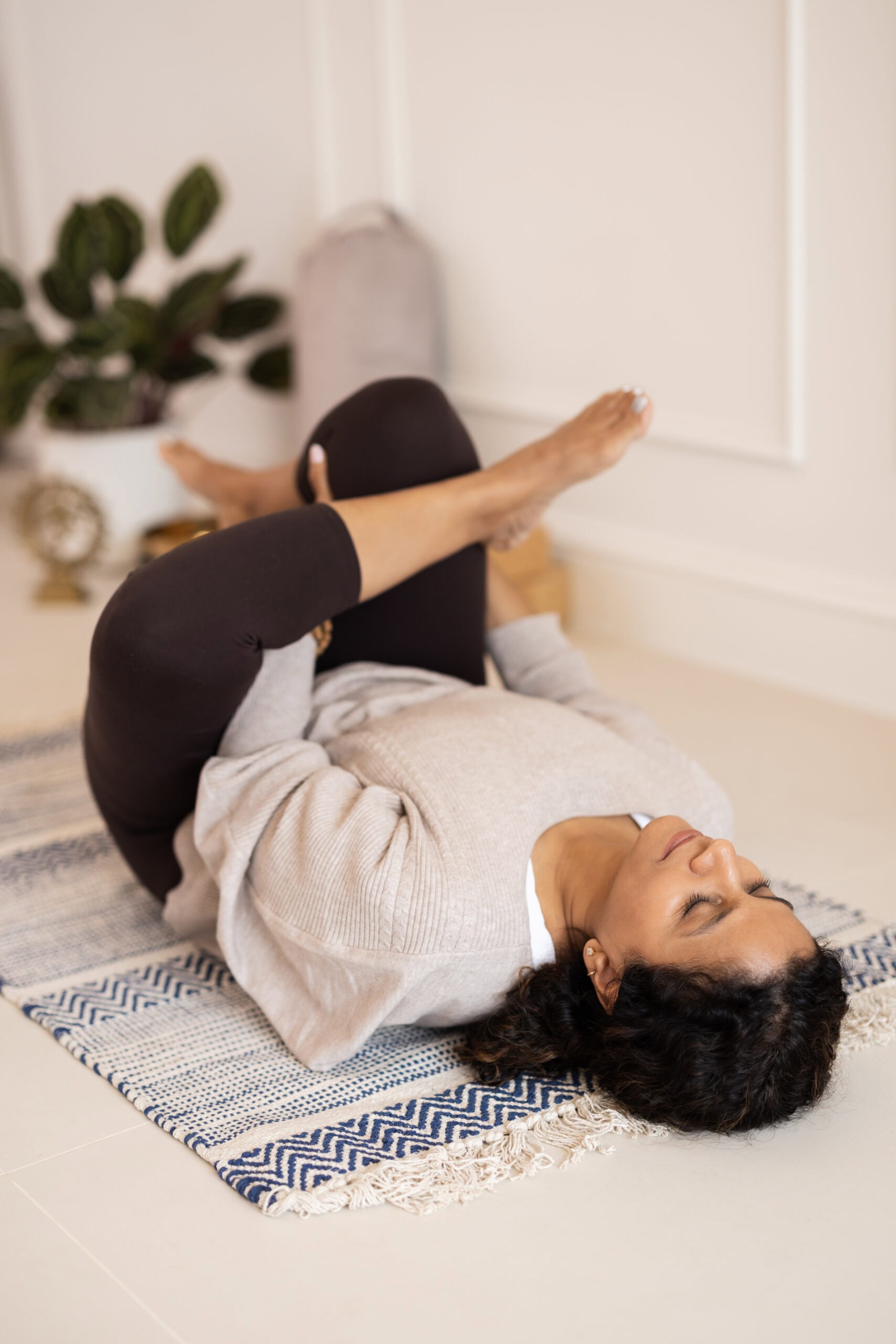 Anuyoga heals yoga-chronic pain-supine-thread-the-needle