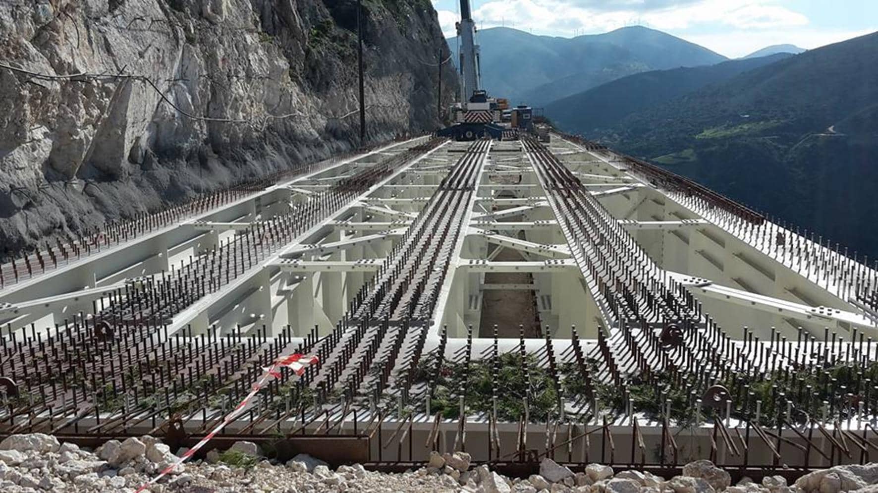 28. N6 - Steel Bridges_Harakas_15590173