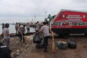 Sat Intelkan Polres Pelabuhan Makassar Gelar Aksi Bersih-Bersih Pantai