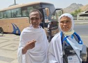 Sempat Terpisah, Pasangan Lansia Dipersatukan Kembali di Makkah